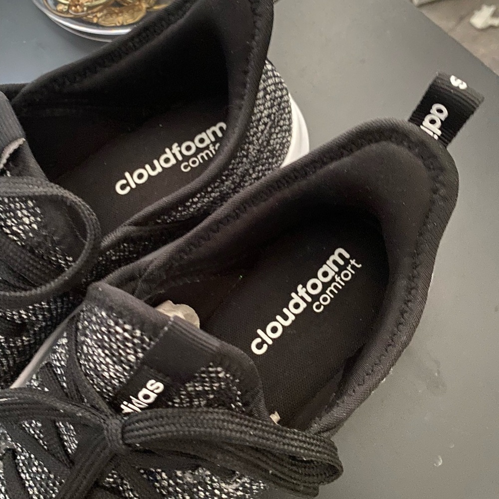 Women’s Addias Cloudfoam sneakers